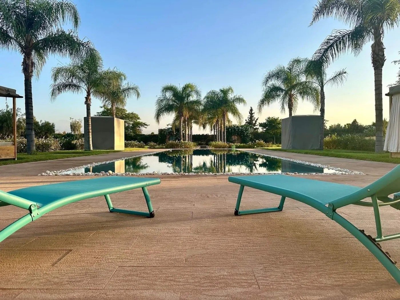 Villa KIM, Vingt-cinq mètres d’eau immobile